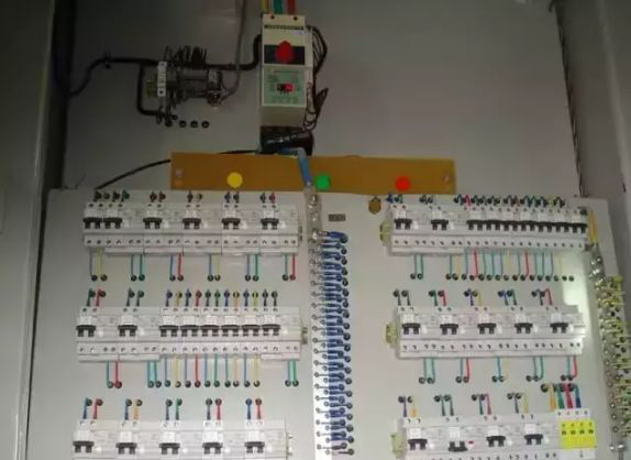 配電柜安裝禁忌:一個錯誤往往會導致無盡的麻煩。